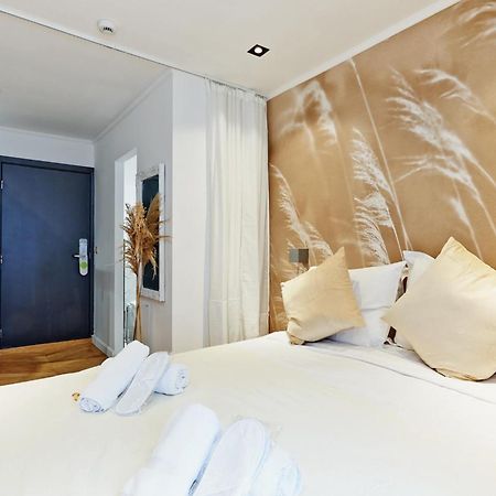 Hotel Les Ecrins Brussel Bagian luar foto