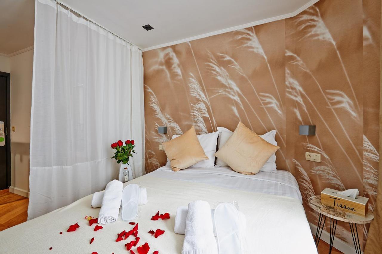 Hotel Les Ecrins Brussel Bagian luar foto