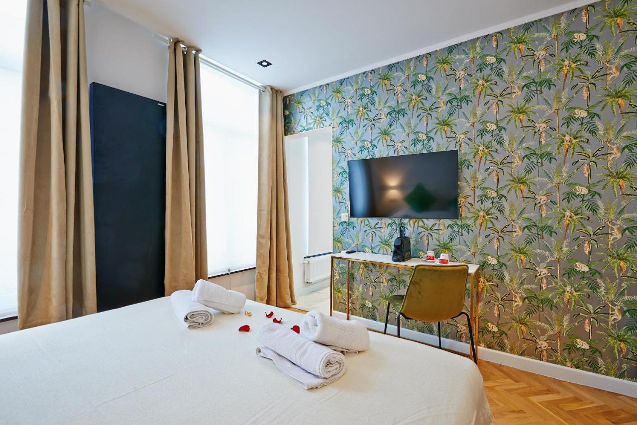 Hotel Les Ecrins Brussel Bagian luar foto