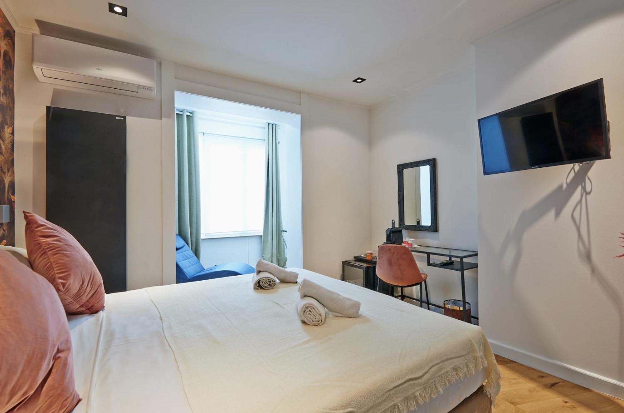 Hotel Les Ecrins Brussel Bagian luar foto