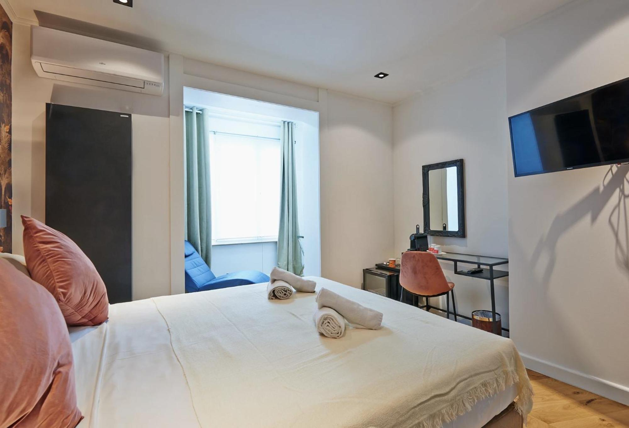 Hotel Les Ecrins Brussel Bagian luar foto